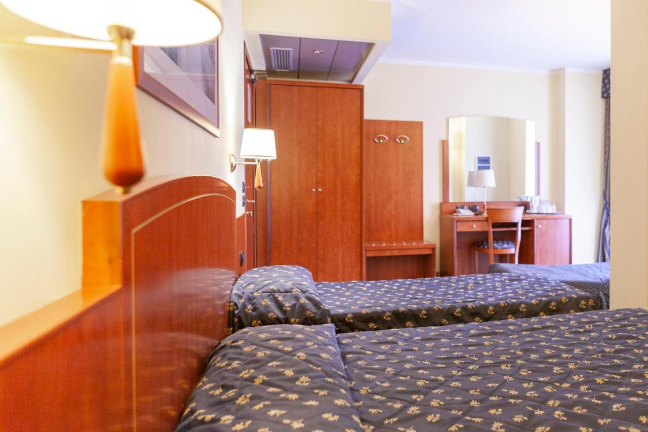 Hotel Olivo Арко Екстериор снимка