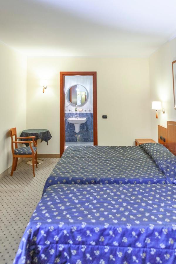 Hotel Olivo Арко Екстериор снимка