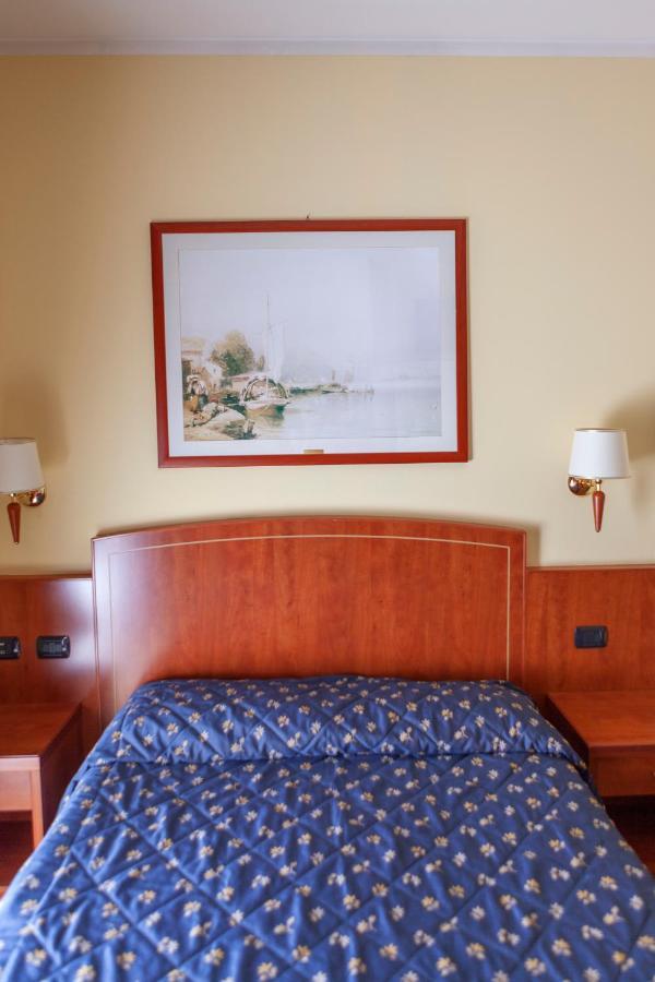 Hotel Olivo Арко Екстериор снимка