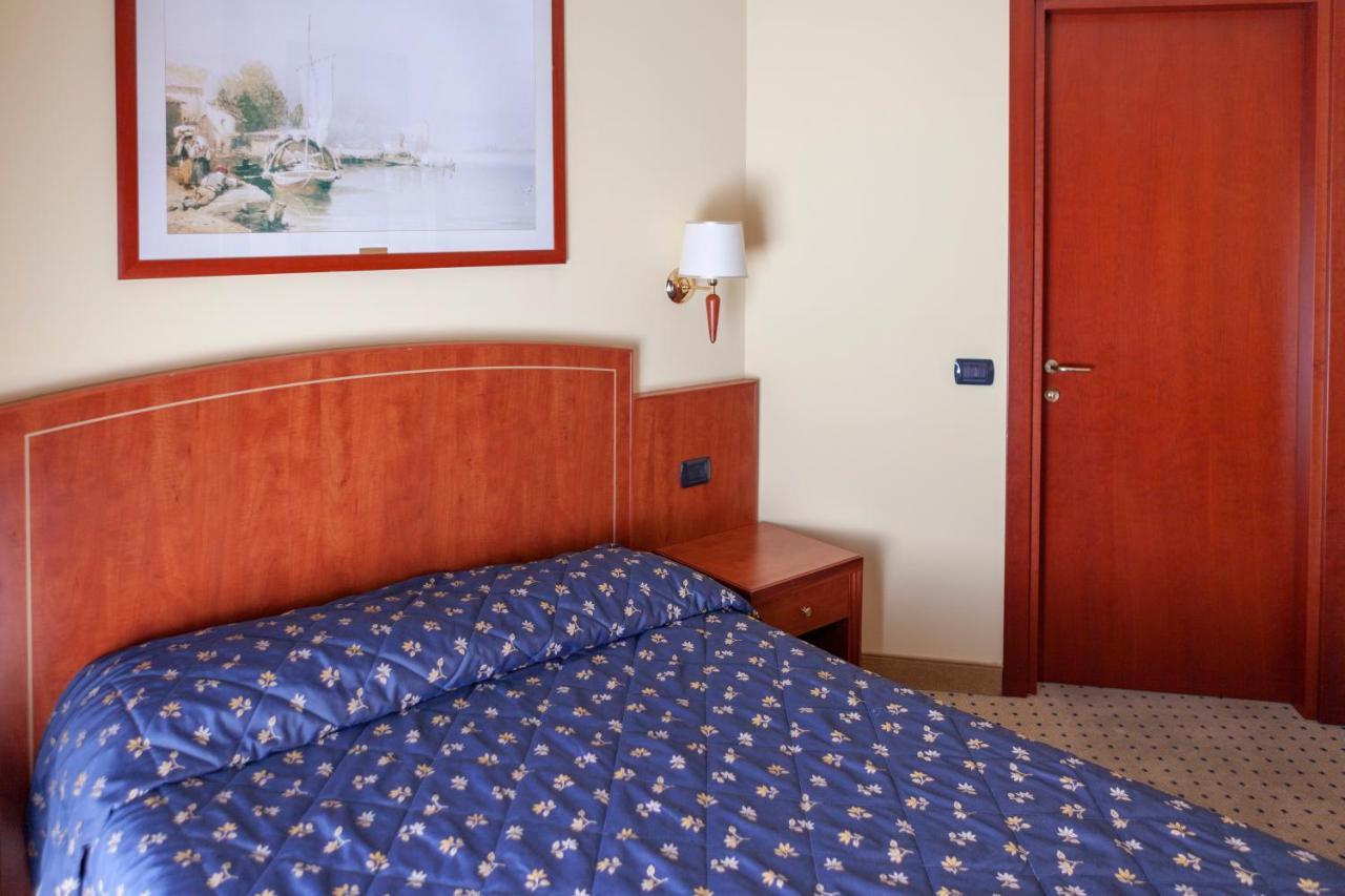 Hotel Olivo Арко Екстериор снимка