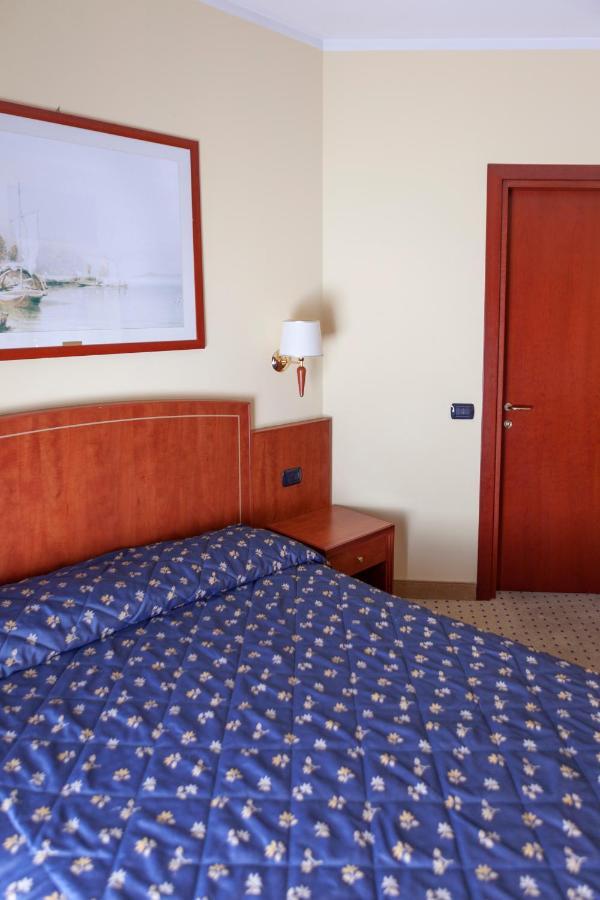 Hotel Olivo Арко Екстериор снимка