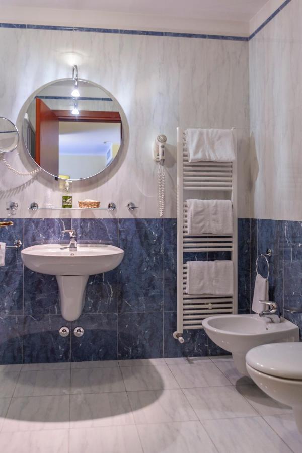 Hotel Olivo Арко Екстериор снимка