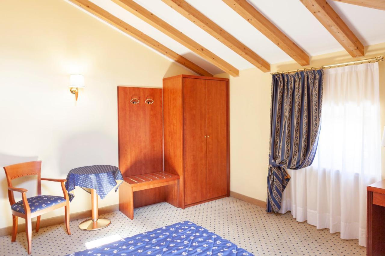 Hotel Olivo Арко Екстериор снимка