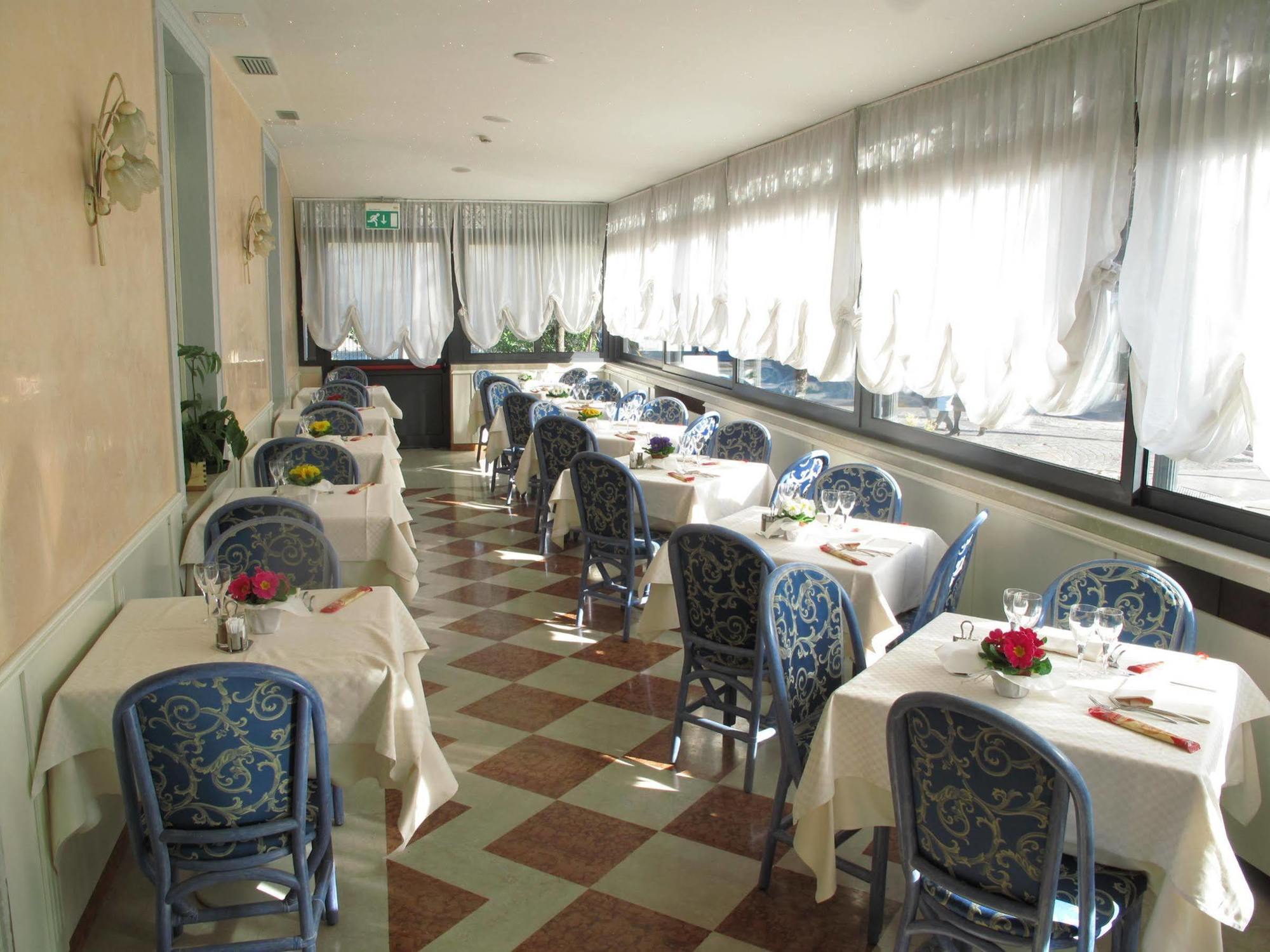 Hotel Olivo Арко Екстериор снимка