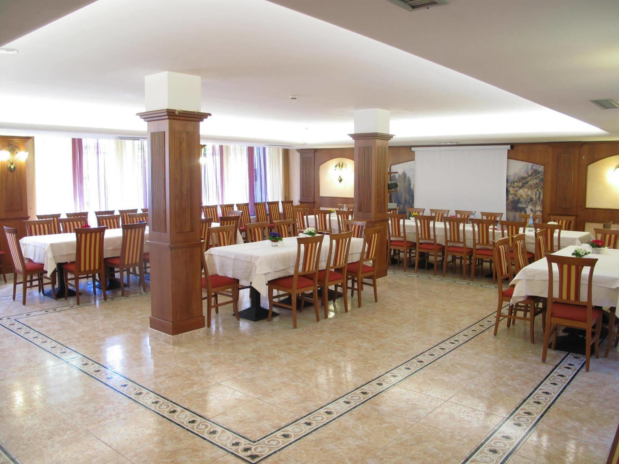 Hotel Olivo Арко Екстериор снимка